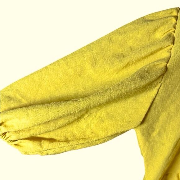 HYFVE Yellow Women's size large Top with puff sleeves, boho, ruffle bottom, - Picture 6 of 9